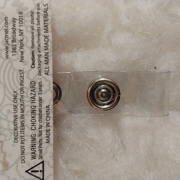 HELLO KITTY BIG BOW BADGE REEL - Picture 6 of 6